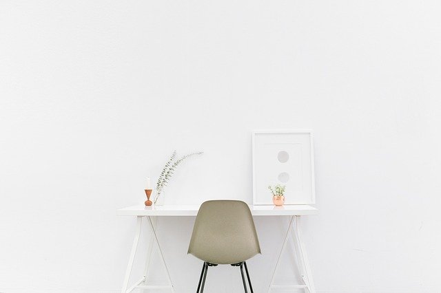 Jakie meble minimalistyczne warto mieć w swoich wnętrzach?